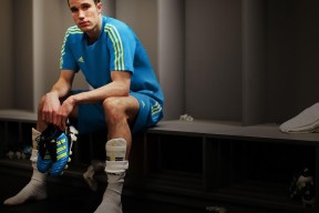 FIFA世界杯-传奇永不落幕，C罗十赛季高光时刻，跨洋引爆加拿大球迷狂潮